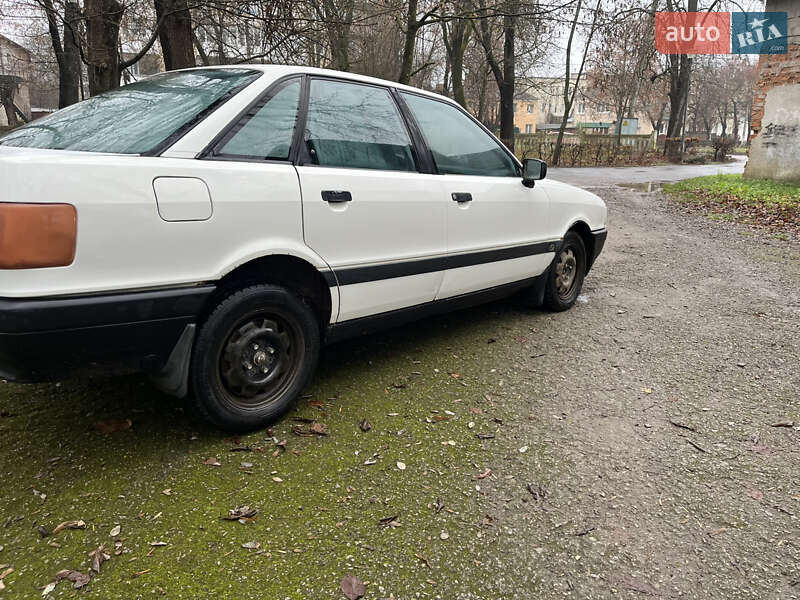 Седан Audi 80 1987 в Хотине