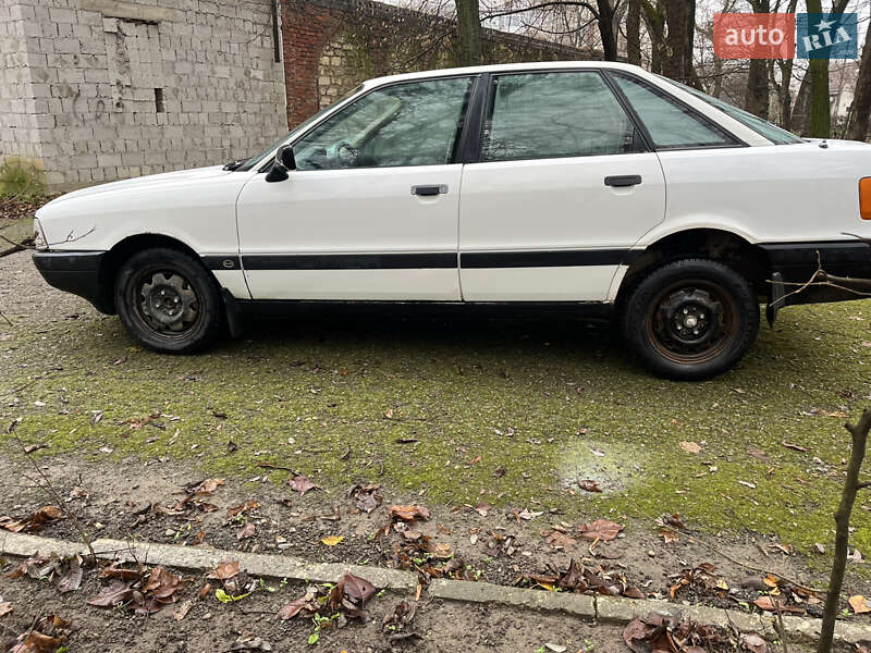 Седан Audi 80 1987 в Хотине