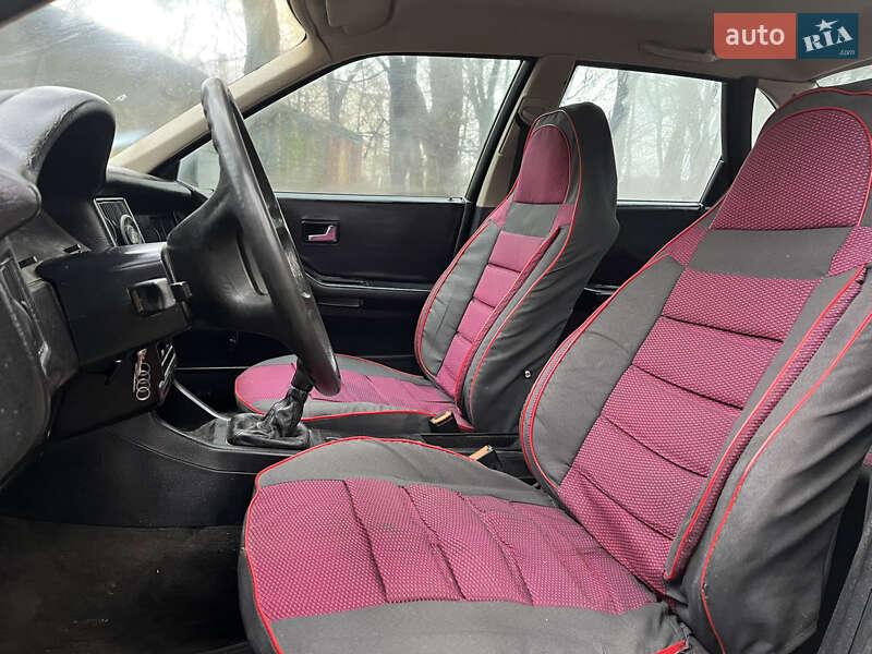 Седан Audi 80 1987 в Хотине