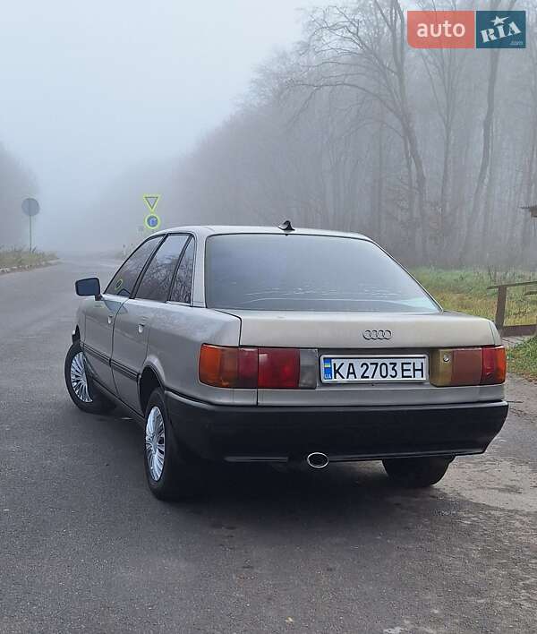 Седан Audi 80 1988 в Красилове