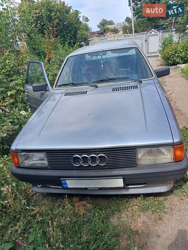Седан Audi 80 1986 в Шполе