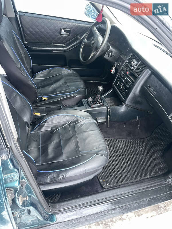 Седан Audi 80 1992 в Глинянах