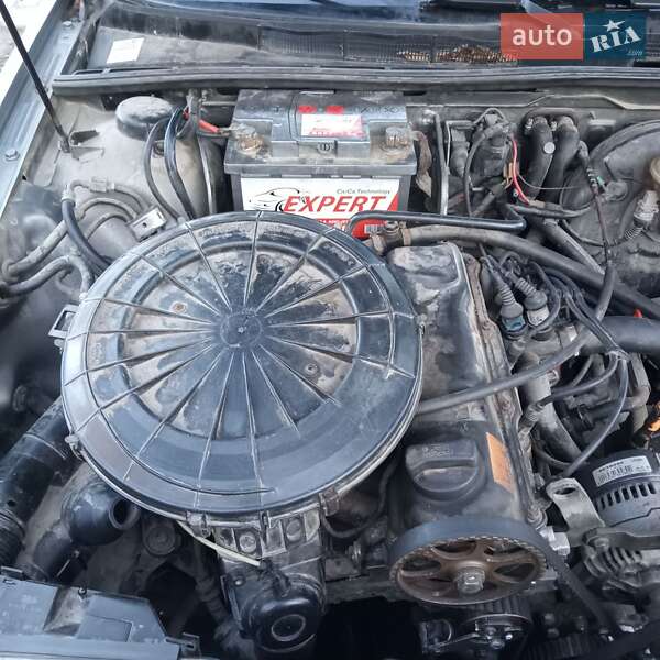 Седан Audi 80 1994 в Жовкве
