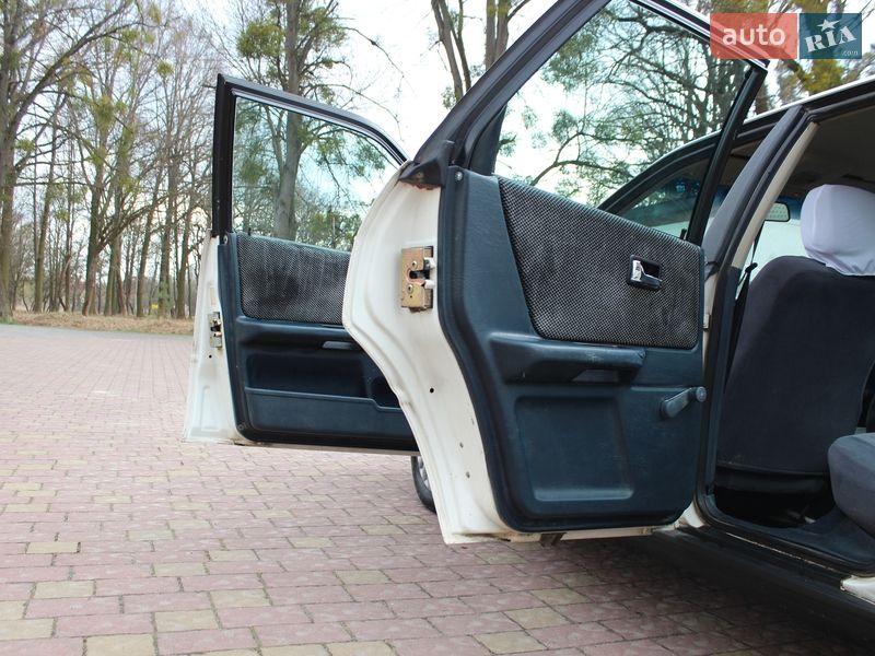 Седан Audi 80 1987 в Жовкве