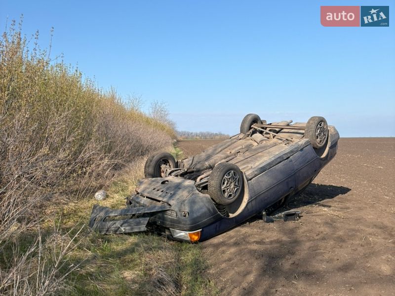 Седан Audi 80 1988 в Первомайську