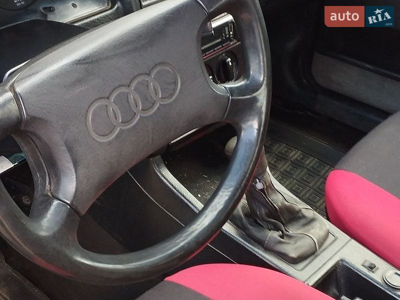 Седан Audi 80 1987 в Томаківці