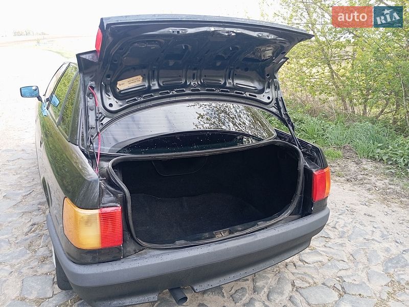 Седан Audi 80 1991 в Дубно
