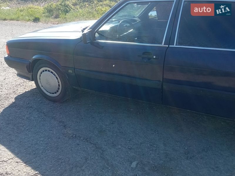 Седан Audi 80 1985 в Виноградові