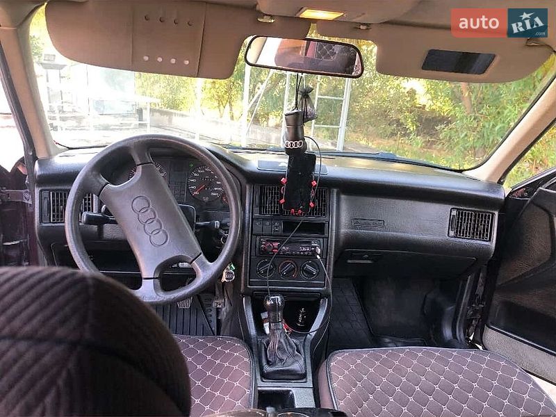 Седан Audi 80 1990 в Кельменцах
