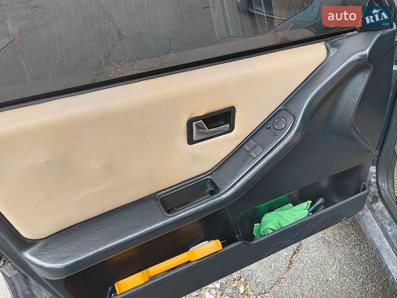 Седан Audi 80 1993 в Киеве