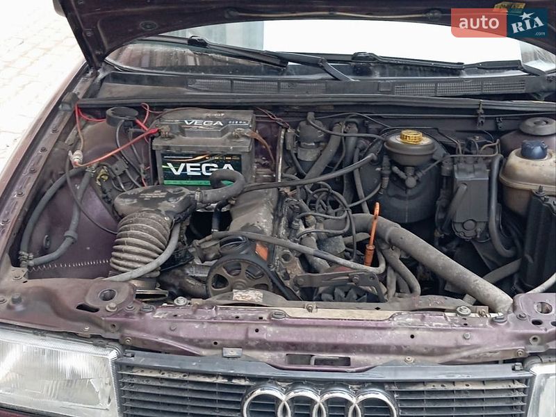 Седан Audi 80 1990 в Черновцах