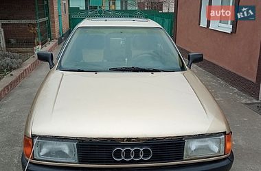Седан Audi 80 1988 в Липовце