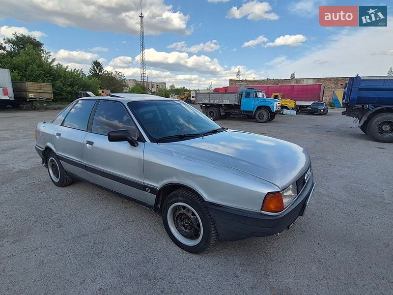 Седан Audi 80 1990 в Кременце