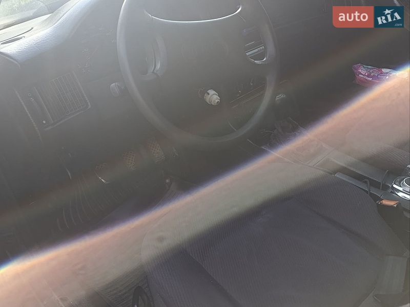 Седан Audi 80 1993 в Нижних Воротах