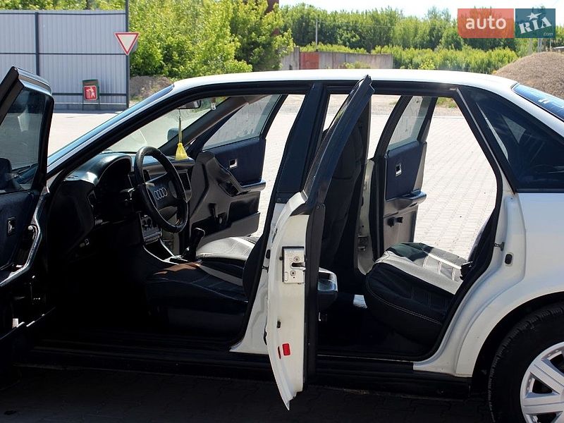Седан Audi 80 1993 в Кременце