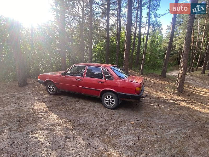 Седан Audi 80 1985 в Переяславе