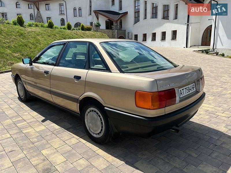 Седан Audi 80 1987 в Болехове