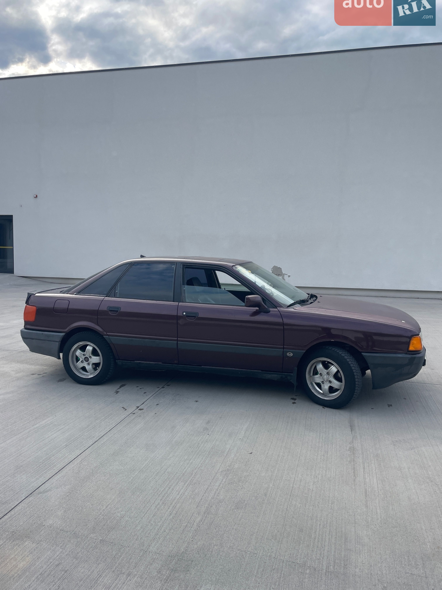 Audi 80 1990 VIN WAUZZZ8AZLA081489 фото оголошення 2 з 5