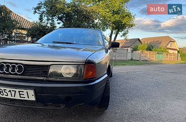 Седан Audi 80 1988 в Глобиному