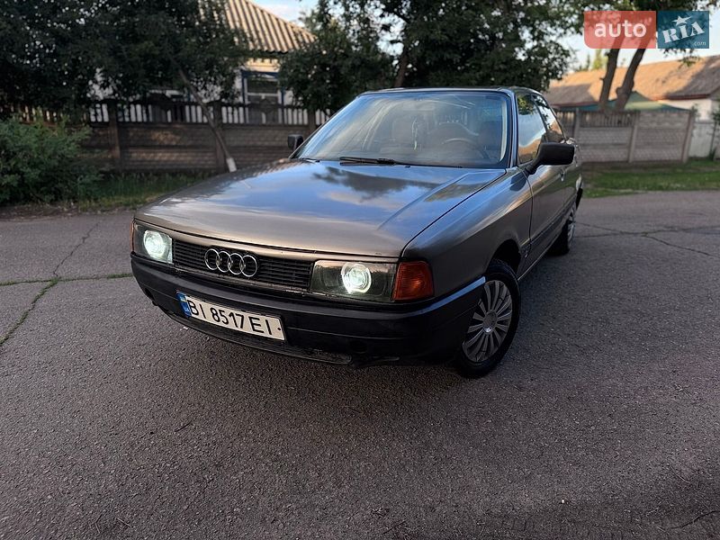 Седан Audi 80 1988 в Глобиному