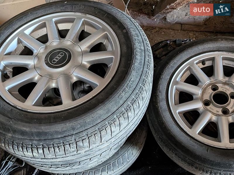 Седан Audi 80 1988 в Глобиному