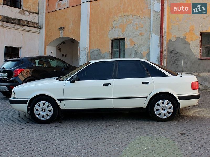 Седан Audi 80 1993 в Кременці