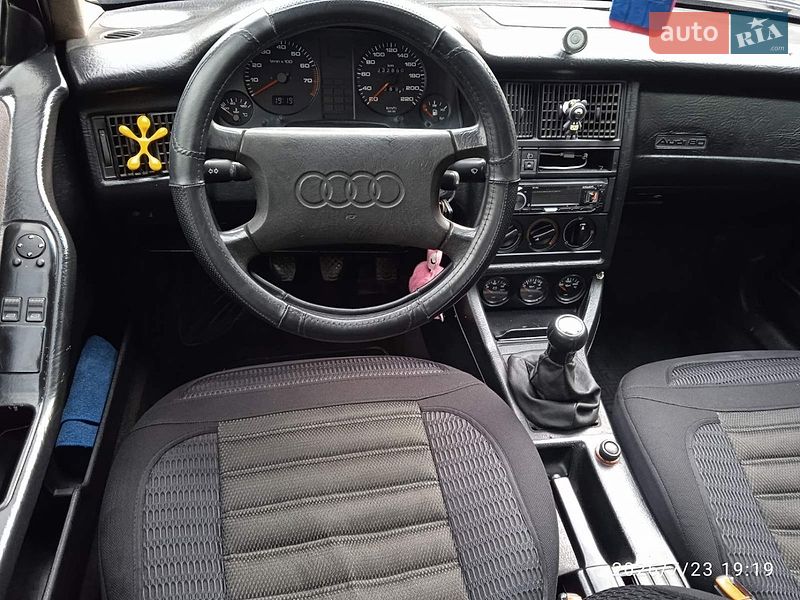Седан Audi 80 1990 в Дунаївцях