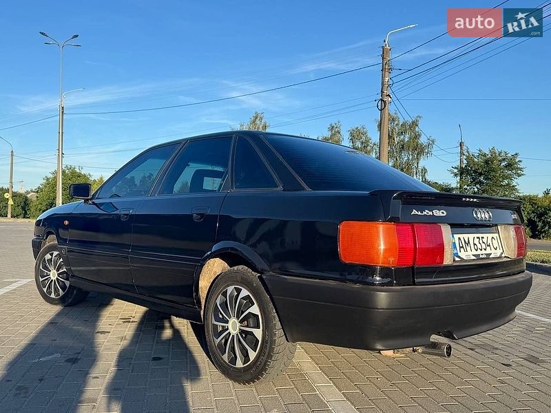 Седан Audi 80 1988 в Шепетовке