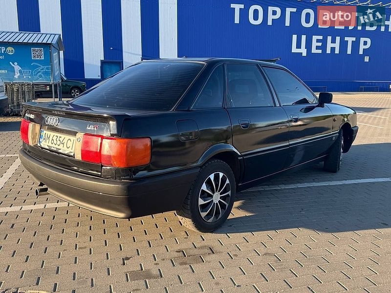 Седан Audi 80 1988 в Шепетовке