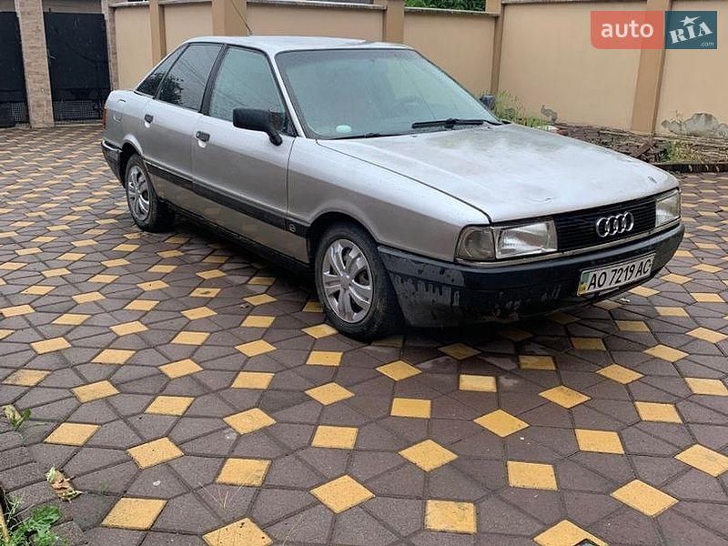 Седан Audi 80 1987 в Виноградові
