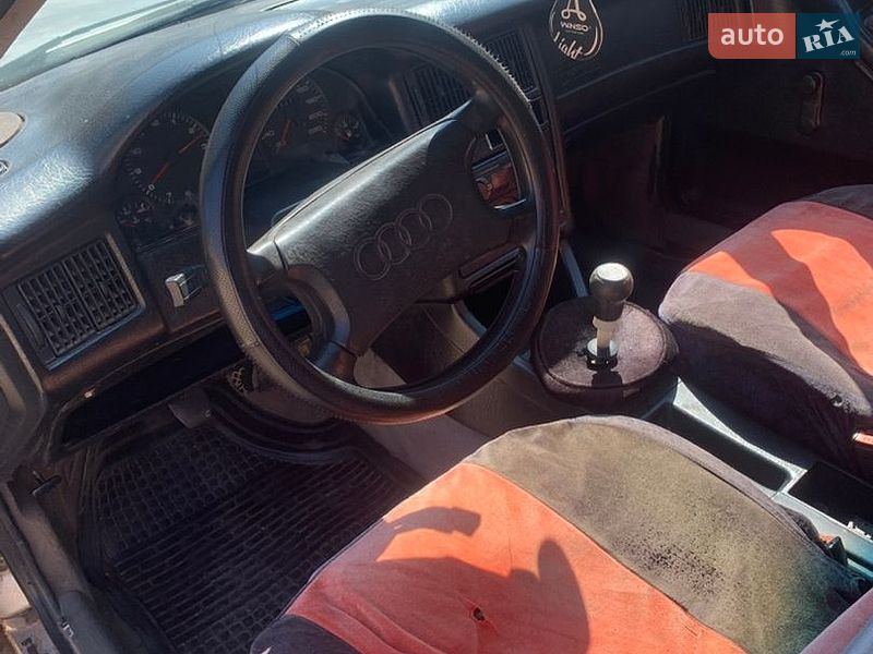 Седан Audi 80 1987 в Виноградові