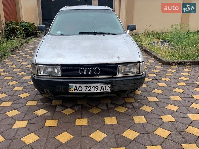 Седан Audi 80 1987 в Виноградові