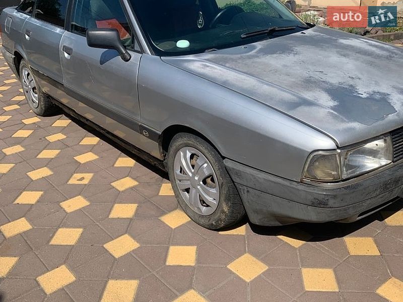 Седан Audi 80 1987 в Виноградові