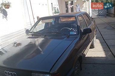 Седан Audi 80 1982 в Берегово