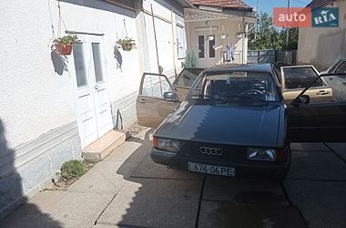 Седан Audi 80 1982 в Береговому