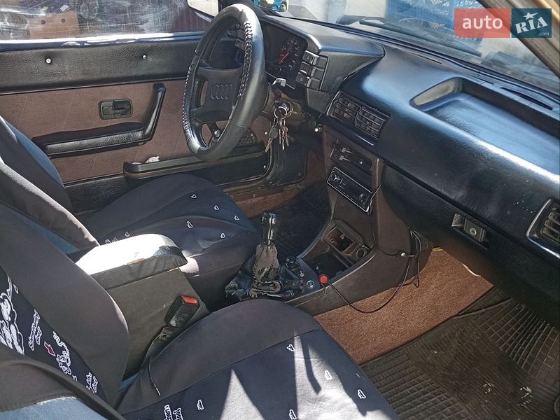 Седан Audi 80 1982 в Берегово