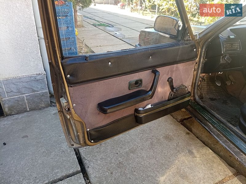 Седан Audi 80 1982 в Береговому