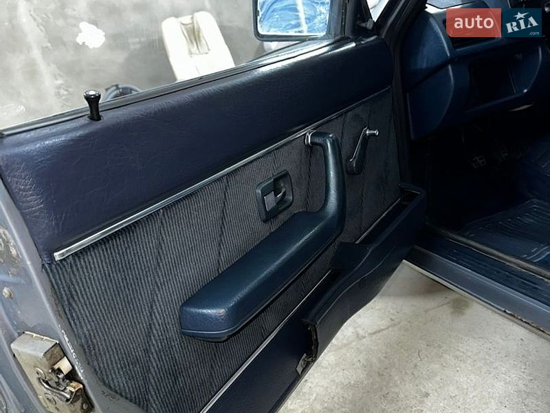 Седан Audi 80 1985 в Глыбокой