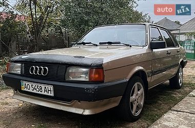 Седан Audi 80 1986 в Виноградові