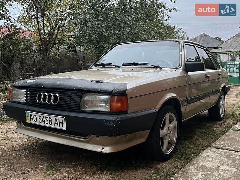 Седан Audi 80 1986 в Виноградове