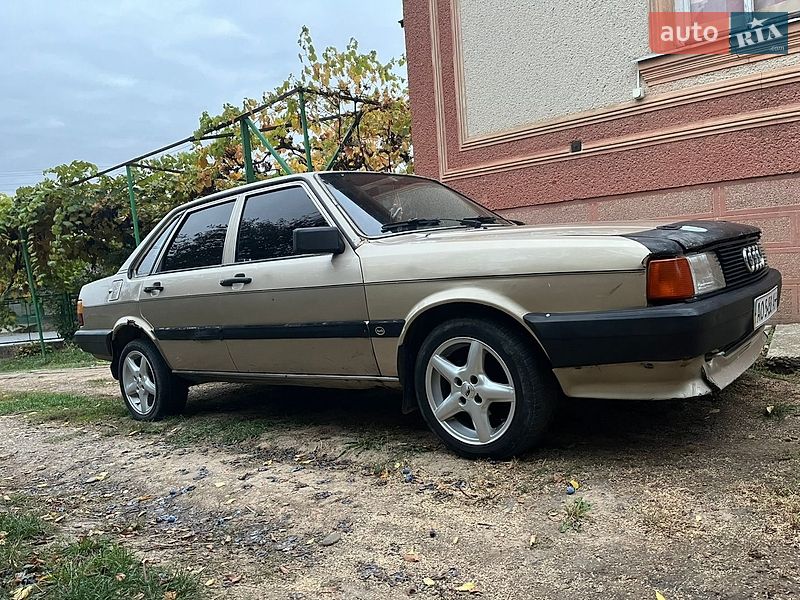 Седан Audi 80 1986 в Виноградове