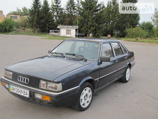 Седан Audi 90 1986 в Хмільнику