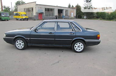 Седан Audi 90 1986 в Хмельнике