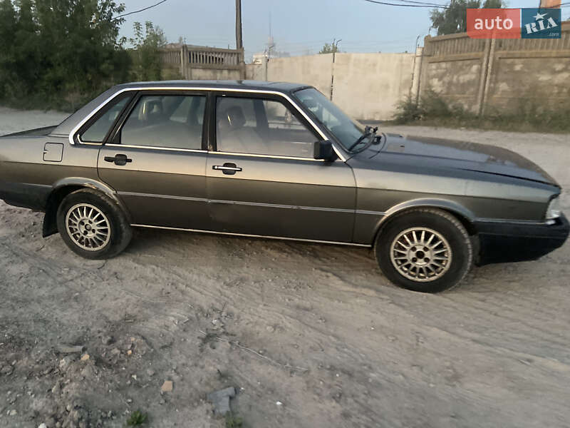 Седан Audi 90 1985 в Виннице