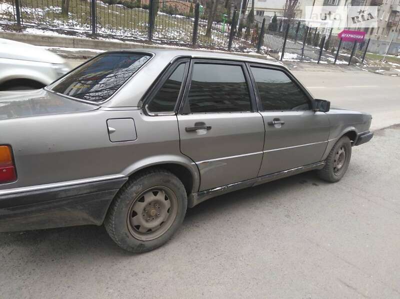 Седан Audi 90 1985 в Новомосковську