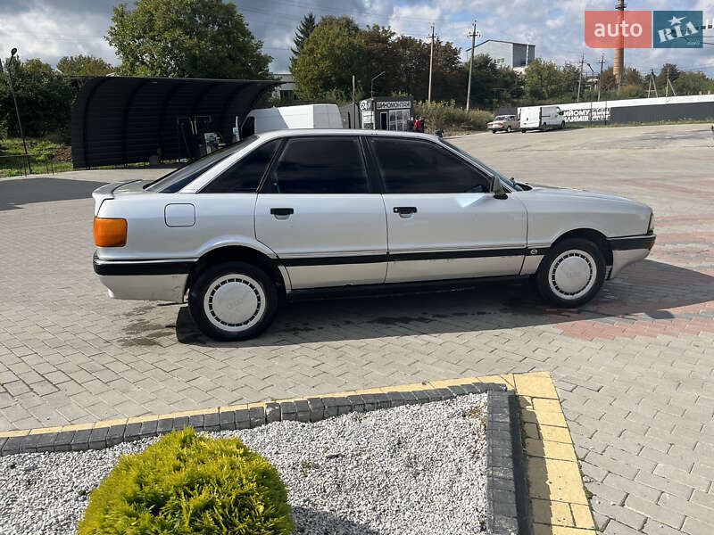Седан Audi 90 1988 в Городенці