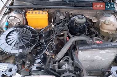 Седан Audi 90 1988 в  фото 18 Седан Audi 90 1988 в