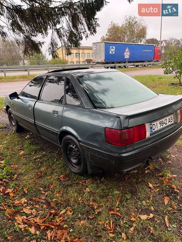 Седан Audi 90 1988 в Корце