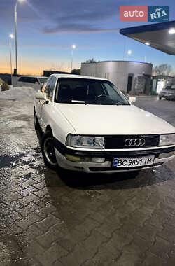 Седан Audi 90 1987 в Жовкве