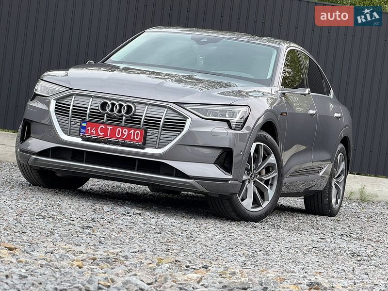 STONE  ブラック Sサイズ AUTO.RIA – Авто класса SUV Audi - купить бу автомобиль класса СУВ